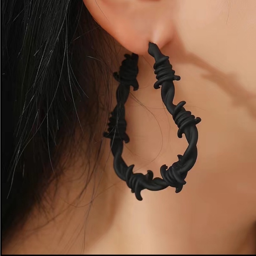 THORN HOOP EARRINGS